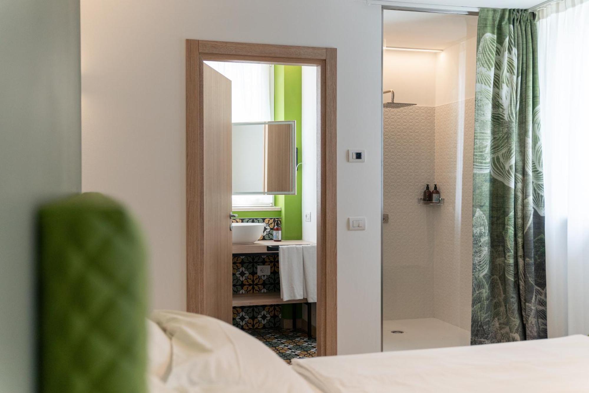 Iv Gardan Hotel 3*